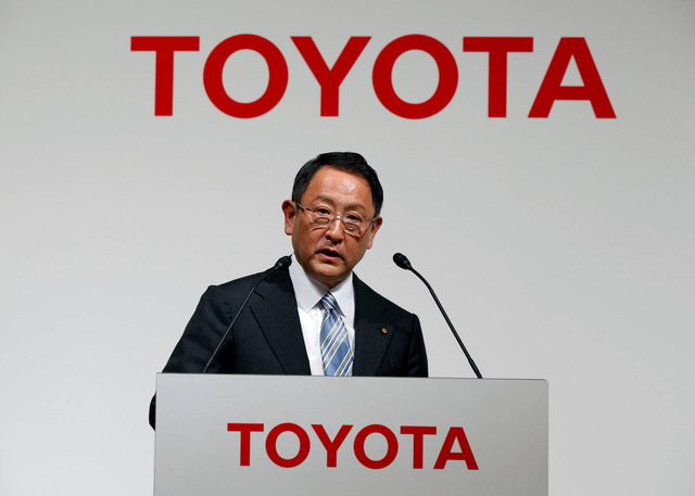  Cả thế giới chạy đua với xe điện, CEO Toyota vẫn đặt cược vào công nghệ này để bảo tồn hàng triệu việc làm của ngành ô tô  - Ảnh 2.