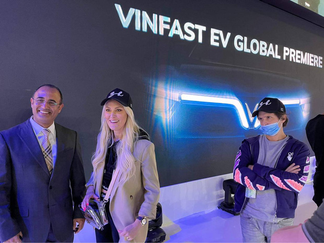 Khách tham quan và người nổi tiếng ca ngợi VinFast, MC Kỳ Duyên sẽ hủy order Tesla chờ mua xe Việt - Ảnh 3.
