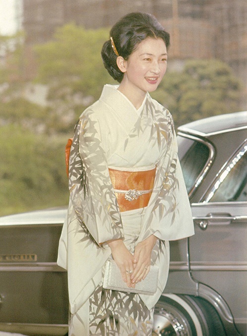 Hoàng hậu nổi tiếng nhất Nhật Bản: Người mẹ chồng cay nghiệt khiến con dâu mất giọng nói hóa ra là quốc mẫu được dân chúng sùng bái - Ảnh 3.