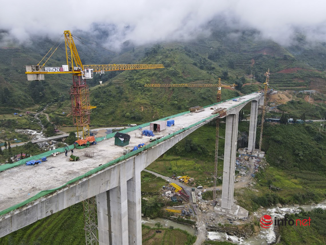 Cận cảnh 'cầu cạn trên mây' cao nhất Việt Nam sắp hoàn thiện