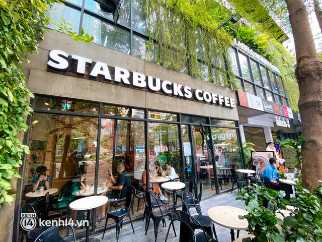  HOT: Starbucks tặng cốc giới hạn nhân sinh nhật 50 năm, shipper đi giao đơn mệt xỉu vì nhiều chi nhánh bị quá tải  - Ảnh 16.