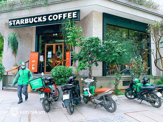  HOT: Starbucks tặng cốc giới hạn nhân sinh nhật 50 năm, shipper đi giao đơn mệt xỉu vì nhiều chi nhánh bị quá tải  - Ảnh 10.