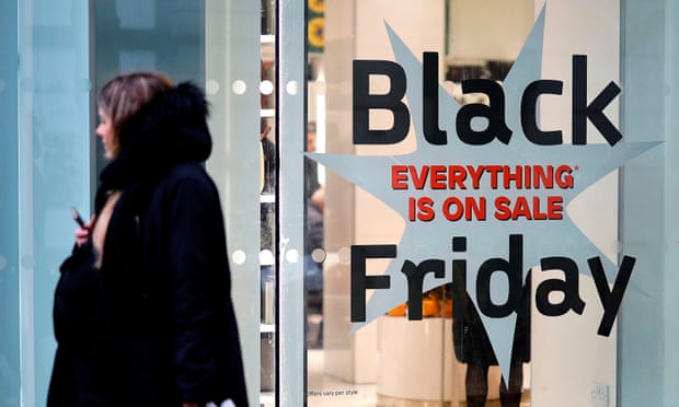 Hiểu cách người bán làm giá hàng sale trong Black Friday để tránh mua sắm lãng phí - Ảnh 1.