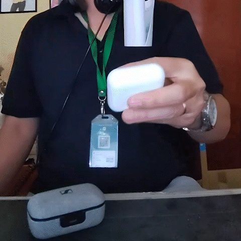 Bfan hướng dẫn sử dụng tai nghe AirB bằng một tay: Không hề khó khăn! - Ảnh 3. Bfan hướng dẫn sử dụng tai nghe AirB bằng một tay: Không hề khó khăn! - Ảnh 3.
