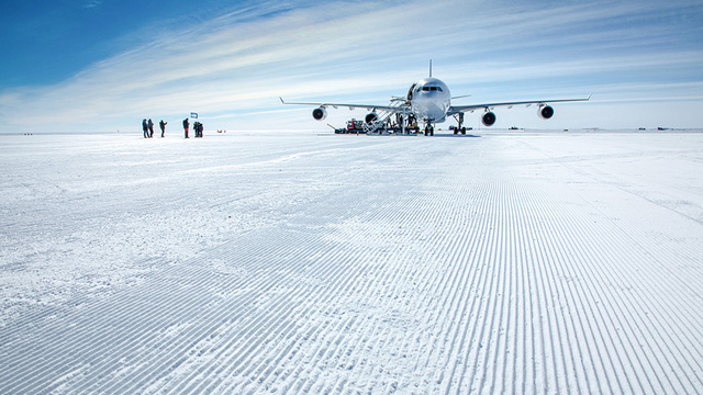  Lần đầu tiên trong lịch sử, một chiếc Airbus A340 hạ cánh xuống Nam Cực  - Ảnh 5.