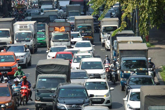 Những dấu hỏi với đề xuất thu phí ô tô vào trung tâm TP Hồ Chí Minh?  - Ảnh 1.