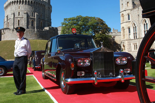 Đã 95 tuổi nhưng Nữ hoàng Anh vẫn khiến giới chơi xe nể phục: Rolls-Royce, Bentley có đủ nhưng hơn 30 chiếc Jaguar, Land Rover mới gây chú ý - Ảnh 2.