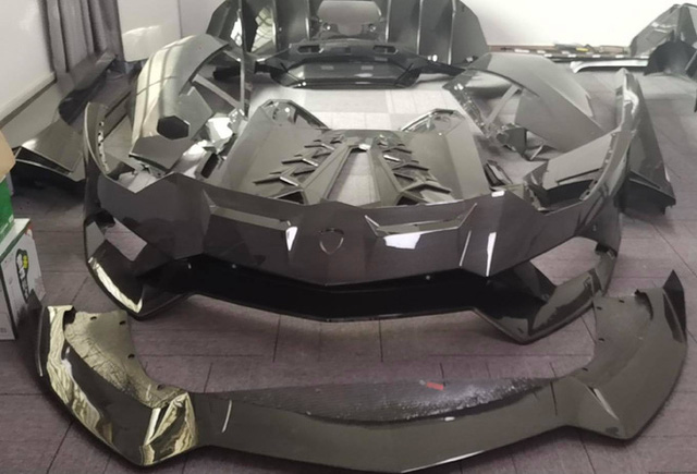 Đại gia Việt chơi trội: Tháo sạch Lamborghini Aventador, lột xác bằng gói độ carbon khủng đầu tiên, chuẩn bị cho bữa tiệc siêu xe VietRally  - Ảnh 2.