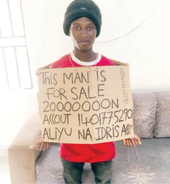 Người đàn ông Nigeria bị bắt giữ vì bán thân với giá gần 50.000 USD - Ảnh 2.