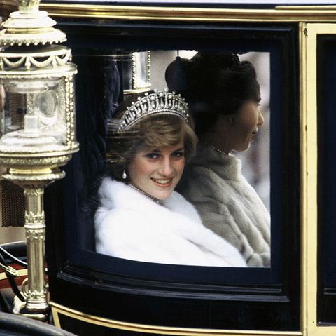Hé lộ báu vật hoàng gia Công nương Diana yêu thích nhất, món đồ thừa kế chỉ dành riêng cho con dâu Kate - Ảnh 7.