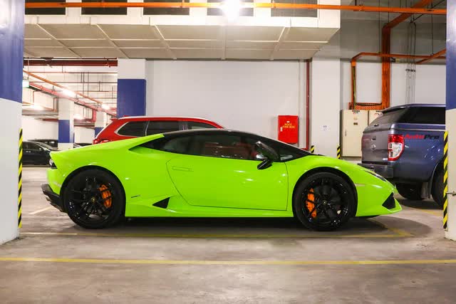 Lamborghini Huracan từng của rich kid 23 tuổi Đắk Lắk xuất hiện tại TP.HCM với một chi tiết khác lạ - Ảnh 9.
