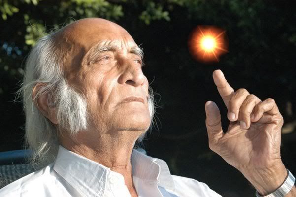 Người đàn ông nhìn Mặt Trời 1 tiếng đồng hồ không chớp mắt: Có phải khoa học lại sai ở Ấn Độ? - Ảnh 8.
