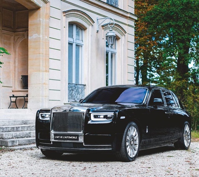 Loạt bất động sản, ôtô của ông hoàng thời trang Karl Lagerfeld tăng vài lần giá khi được rao bán - Ảnh 2.