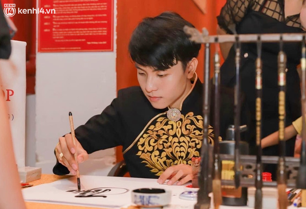  Chuyện của Thuận: Từ chàng sinh viên miền Tây đến người phác họa chân dung lửa độc đáo, gồng gánh nuôi cả gia đình - Ảnh 4.