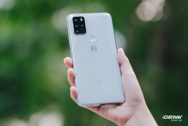 Trên tay Bphone A40: Giá 4.5 triệu đồng nhưng chưa có chứng chỉ Google Play Protect, không xem được Netflix HD - Ảnh 8. Trên tay Bphone A40: Giá 4.5 triệu đồng nhưng chưa có chứng chỉ Google Play Protect, không xem được Netflix HD - Ảnh 8.