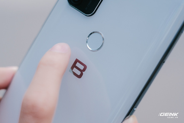 Trên tay Bphone A40: Giá 4.5 triệu đồng nhưng chưa có chứng chỉ Google Play Protect, không xem được Netflix HD - Ảnh 10. Trên tay Bphone A40: Giá 4.5 triệu đồng nhưng chưa có chứng chỉ Google Play Protect, không xem được Netflix HD - Ảnh 10.