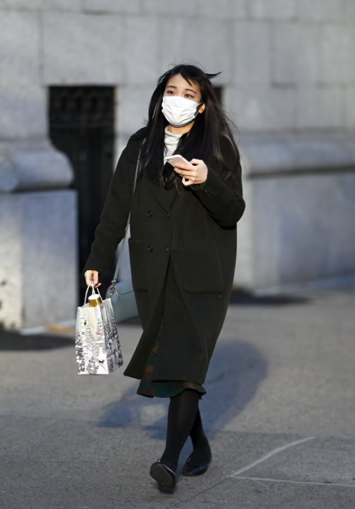 HOT: Cựu Công chúa Nhật Bản xuất hiện một mình đi tặng quà Giáng sinh, sau 1 tháng ở Mỹ lột xác ngoạn mục - Ảnh 7.