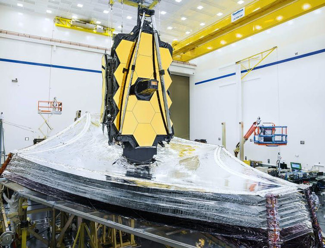  NASA phóng thành công kính viễn vọng không gian James Webb, cỗ máy thời gian cho ta nhìn về quá khứ Vũ trụ  - Ảnh 1.