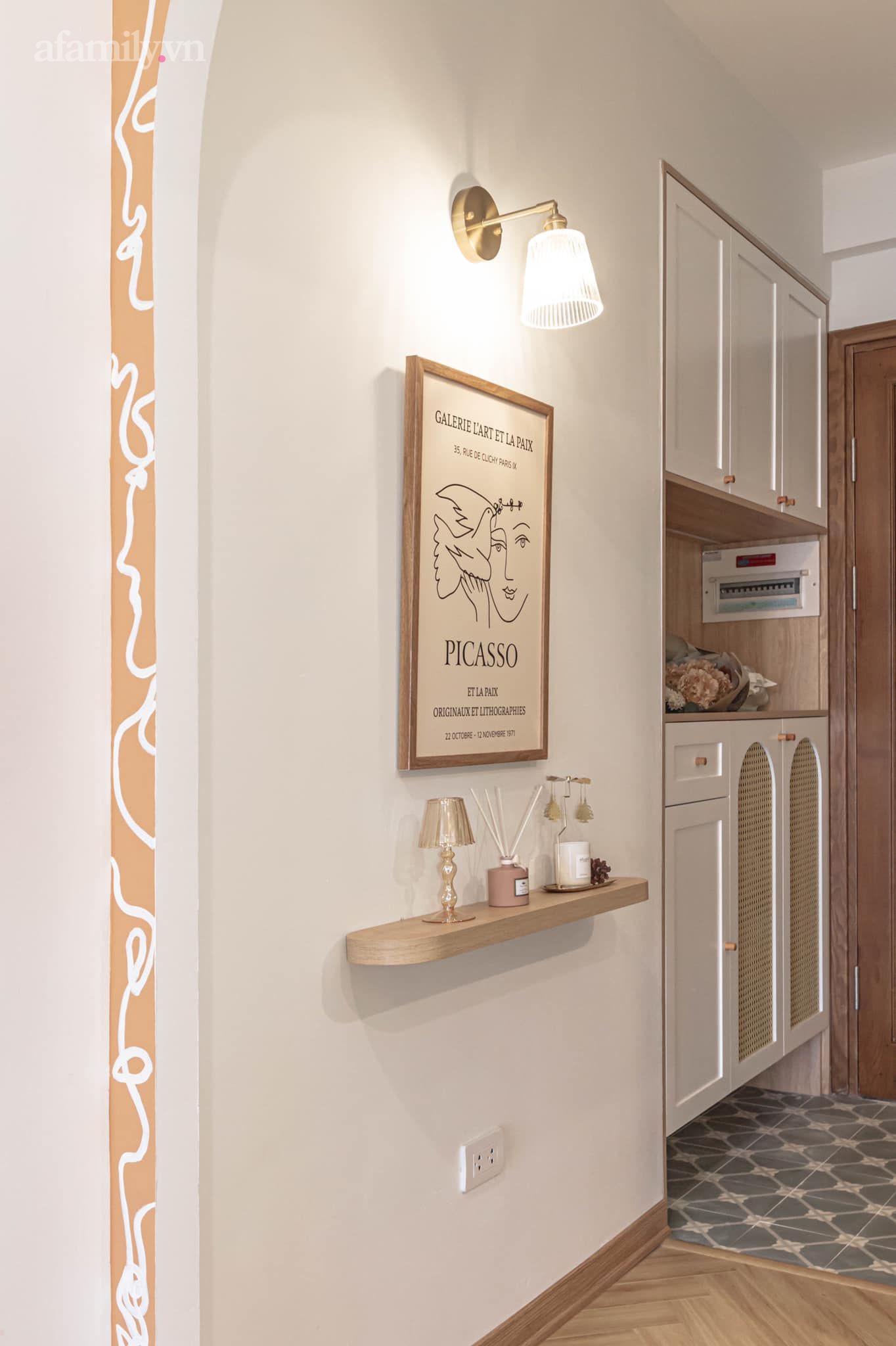 Căn hộ màu cam cháy 73m² tại Hà Nội: Do chủ nhà tự thiết kế, đồ decor mua trên mạng, chi phí toàn bộ 250 triệu - Ảnh 19. Căn hộ màu cam cháy 73m² tại Hà Nội: Do chủ nhà tự thiết kế, đồ decor mua trên mạng, chi phí toàn bộ 250 triệu - Ảnh 19.