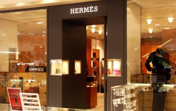 Khổ như khách của Hermès tại Hàn: Cắn răng chi tiền mua bát đĩa và sổ tay tồn kho thì mới có được đặc ân sắm túi - Ảnh 1.