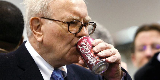  Từng là fan của Pepsi gần 50 năm, vì đâu mà Warren Buffett đột ngột quay xe về đội Coca, thậm chí còn uống đến 5 lon Coke mỗi ngày?  - Ảnh 1.