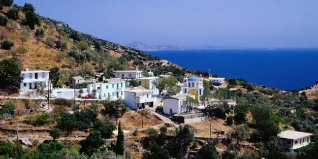 Giải mã bí ẩn về vùng đất “tử thần lãng quên, bệnh tật dè chừng”, 80 tuổi vẫn được coi là trẻ trung: Bí quyết chẳng phải đâu xa mà chính là 6 điều này - Ảnh 1. Giải mã bí ẩn về vùng đất “tử thần lãng quên, bệnh tật dè chừng”, 80 tuổi vẫn được coi là trẻ trung: Bí quyết chẳng phải đâu xa mà chính là 6 điều này - Ảnh 1.