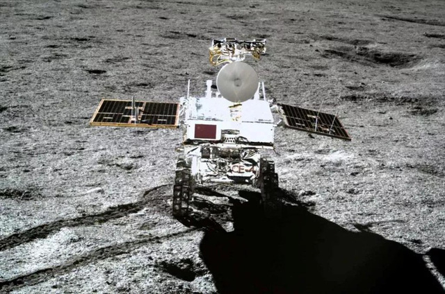  Tàu đổ bộ Trung Quốc phát hiện túp lều bí ẩn trên phần tối của mặt trăng  - Ảnh 2.