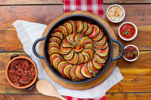 10 nền ẩm thực lành mạnh nhất thế giới: Siêu cường sống thọ Nhật Bản cũng phải nhường vị trí số 1 cho quốc gia này - Ảnh 9. 10 nền ẩm thực lành mạnh nhất thế giới: Siêu cường sống thọ Nhật Bản cũng phải nhường vị trí số 1 cho quốc gia này - Ảnh 9.