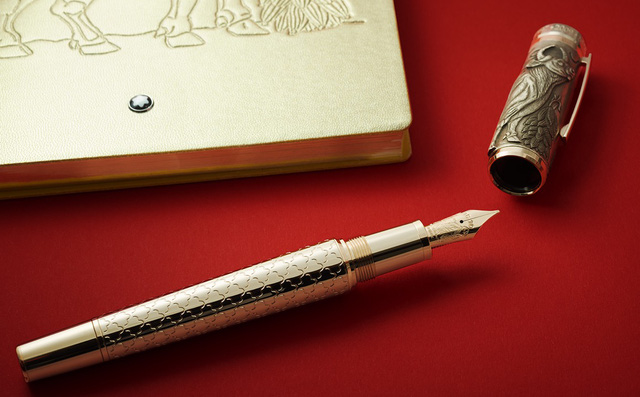 Chiêm ngưỡng sản phẩm mừng năm Tân Sửu của các thương hiệu xa xỉ  - Ảnh 6.