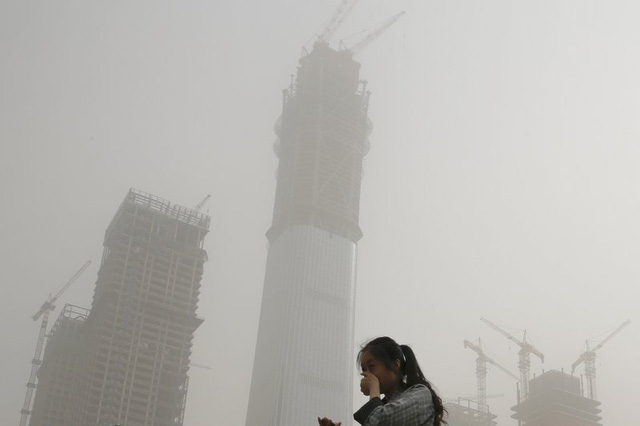 Bắc Kinh ô nhiễm nặng dịp Tết Nguyên đán, chỉ số bụi mịn vượt ngưỡng hơn 10 lần - Ảnh 1.