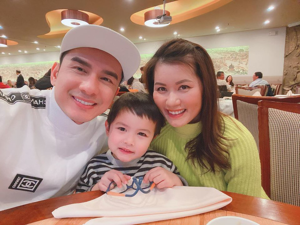 Con trai Đan Trường - Rich kid thứ thiệt showbiz Việt: 4 tuổi mặc đồ Gucci, có công ty riêng, tháng kiếm sương sương nghìn đô, được bố mẹ chiều hết nấc - Ảnh 4.