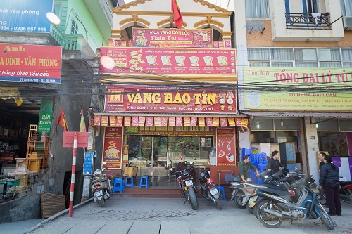 Sự thật về hàng loạt tiệm vàng gắn mác “Bảo Tín” ở Hà Nội: Tưởng “hàng nhái” mà hoá anh em ruột, cả gia tộc kế nghiệp từ người mẹ bán ốc luộc - Ảnh 5.