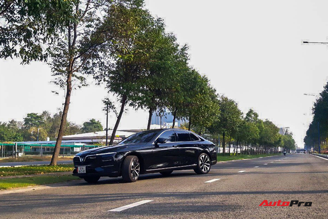 Đổi từ Toyota Vios và Honda CR-V sang VinFast Lux A2.0, chủ xe dày dạn kinh nghiệm ở Bình Dương nói gì? - Ảnh 4. Đổi từ Toyota Vios và Honda CR-V sang VinFast Lux A2.0, chủ xe dày dạn kinh nghiệm ở Bình Dương nói gì? - Ảnh 4.