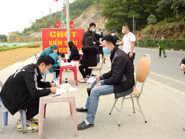 Quảng Ninh phong tỏa 6 xã, 1 thị trấn thuộc huyện Vân Đồn từ 0h ngày 2/2 - Ảnh 2. Quảng Ninh phong tỏa 6 xã, 1 thị trấn thuộc huyện Vân Đồn từ 0h ngày 2/2 - Ảnh 2.