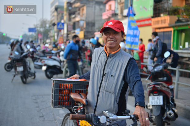 Chuyện người Hà Nội giải cứu hàng chục tấn nông sản: Hàng bán được, bà con Hải Dương mừng lắm - Ảnh 17.