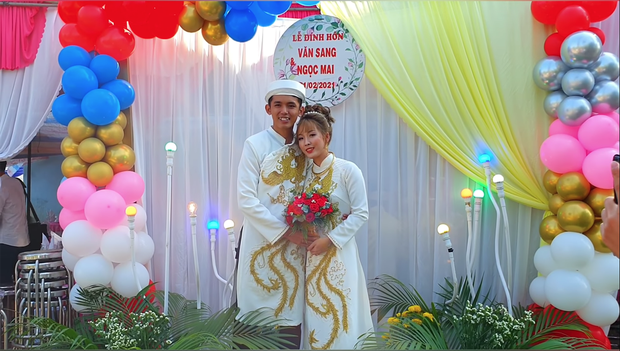 Một YouTuber đình đám của Việt Nam vừa cưới vợ, sính lễ vô cùng khác lạ nhưng cũng chưa gây chú ý bằng dàn phù rể - Ảnh 8.