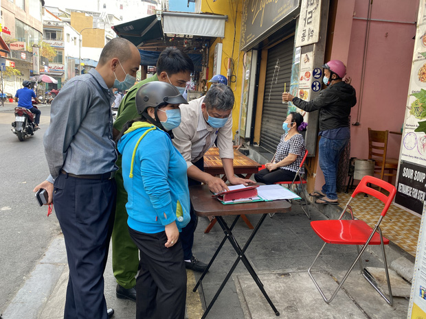 TP.HCM: Phong tỏa quán cafe trên phố đi bộ Bùi Viện vì BN1883 ở Hà Nội từng ghé - Ảnh 2.