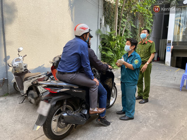 Cận cảnh quán cafe, quán ăn và tiệm massage ở Sài Gòn bị phong toả vì công chứng viên mắc Covid-19 từng ghé qua - Ảnh 2.