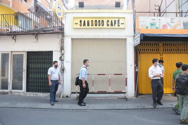 TP.HCM: Phong tỏa quán cafe trên phố đi bộ Bùi Viện vì BN1883 ở Hà Nội từng ghé - Ảnh 7.