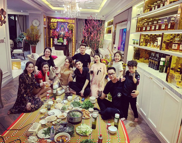 Vợ 3 kém 16 tuổi của Chi Bảo: Xinh đẹp sexy, chủ chuỗi thẩm mỹ, giàu nức tiếng và thân với cả dàn sao Vbiz - Ảnh 16. Vợ 3 kém 16 tuổi của Chi Bảo: Xinh đẹp sexy, chủ chuỗi thẩm mỹ, giàu nức tiếng và thân với cả dàn sao Vbiz - Ảnh 16.