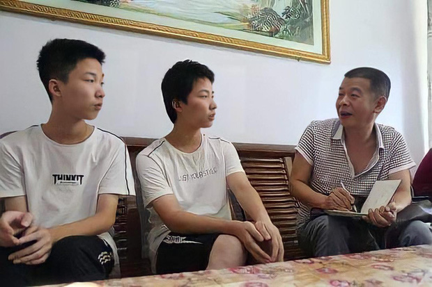 Hai anh em đỗ đại học tốp 1 châu Á, báo chí kéo đến nhà phỏng vấn rầm rộ, bà mẹ nói đúng 1 câu mà ai cũng gật gù tâm đắc - Ảnh 2. Hai anh em đỗ đại học tốp 1 châu Á, báo chí kéo đến nhà phỏng vấn rầm rộ, bà mẹ nói đúng 1 câu mà ai cũng gật gù tâm đắc - Ảnh 2.