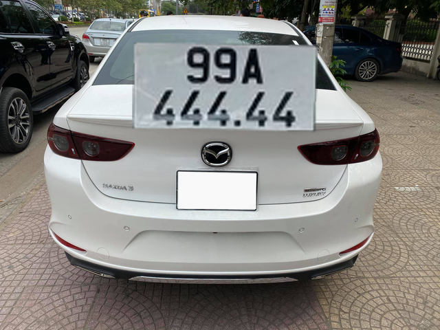 Bốc được biển ‘444.44’, chủ nhân Mazda3 tiết lộ: ‘Có người trả 1,8 tỷ nhưng tôi không bán’ - Ảnh 1.