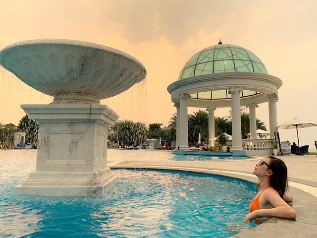 6 resort 5 sao sở hữu hồ bơi độc đáo bậc nhất đảo ngọc Phú Quốc đang có giá rẻ, giảm sâu đến không ngờ: Còn gì tuyệt hơn ngắm hoàng hôn, đắm mình trong làn nước xanh trong vắt - Ảnh 4.