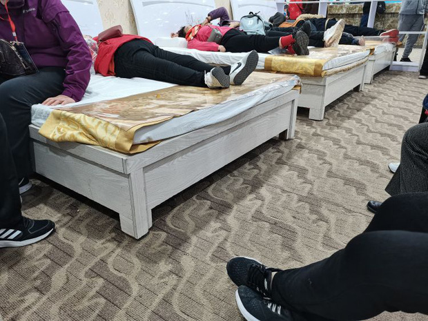 Đằng sau những tour du lịch giá siêu rẻ ở Trung Quốc: Trải nghiệm mệt mỏi dành cho những người đủ sức chạy sô - Ảnh 4.