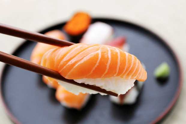  Nam đầu bếp chỉ ra 4 sai lầm cơ bản của người Việt khi ăn sushi, bạn có chắc mình đã thưởng thức món này đúng cách?  - Ảnh 3.
