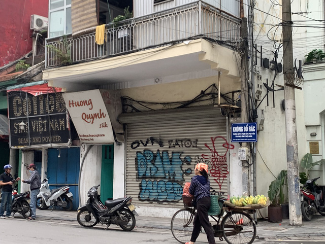Hà Nội: Cửa hàng trên phố cổ đồng loạt đóng cửa cả năm vì ế ẩm do dịch COVID-19 - Ảnh 11.