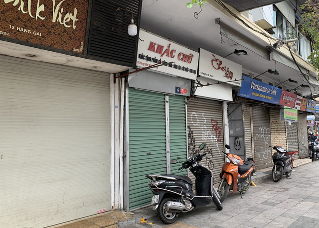 Hà Nội: Cửa hàng trên phố cổ đồng loạt đóng cửa cả năm vì ế ẩm do dịch COVID-19 - Ảnh 7.