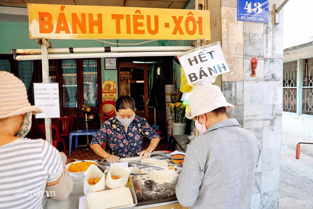  Hàng bánh tiêu CHẢNH nhất Việt Nam - mua được hay không là do nhân phẩm, dù chưa kịp mở cửa đã chính thức hết bánh khiến cả Vũng Tàu tới Sài Gòn phải xôn xao!  - Ảnh 2.