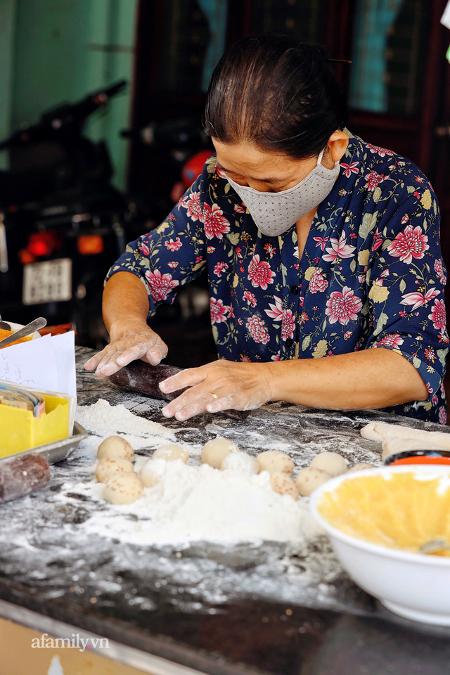  Hàng bánh tiêu CHẢNH nhất Việt Nam - mua được hay không là do nhân phẩm, dù chưa kịp mở cửa đã chính thức hết bánh khiến cả Vũng Tàu tới Sài Gòn phải xôn xao!  - Ảnh 8.