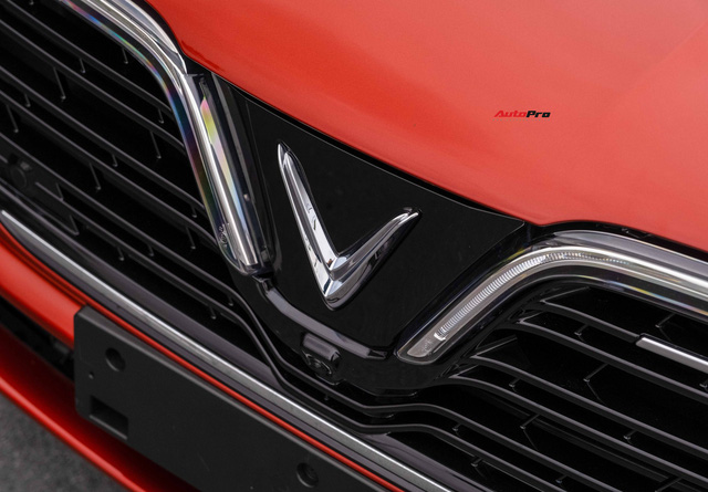 Vừa mua VinFast Lux A2.0 bản full, chủ xe chưa đi đăng kí đã bán với giá rẻ hơn Toyota Camry - Ảnh 5.